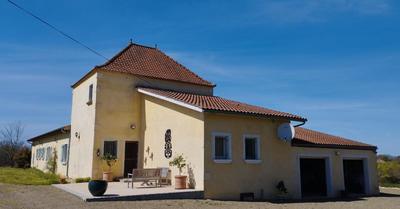 Maison contemporaine - 250 m² - 7 pièces