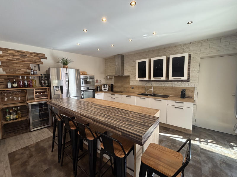 Maison - 147 m² - 6 pièces