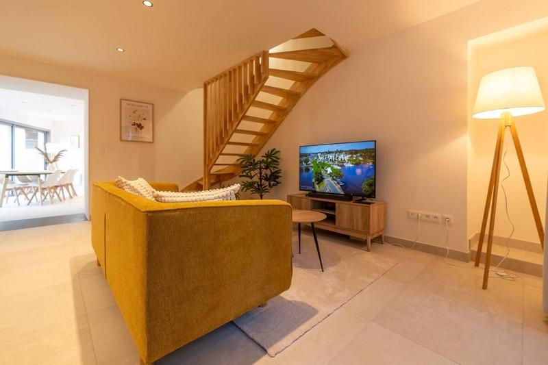 Maison - 92 m² - 6 pièces