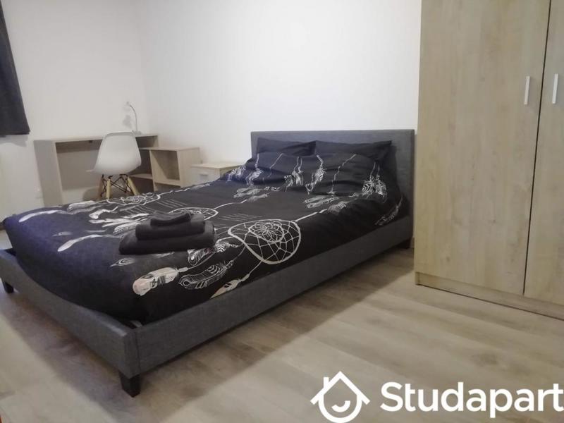 Chambre - 11 m² - 1 pièce