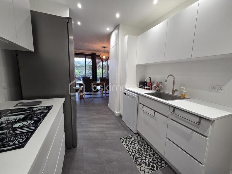 Appartement - 90 m² - 4 pièces