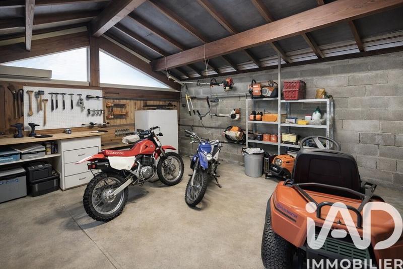 Maison - 180 m² - 9 pièces