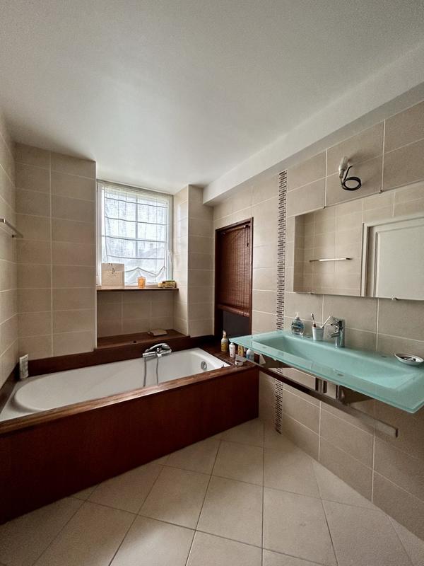 Maison ancienne - 186 m² - 8 pièces