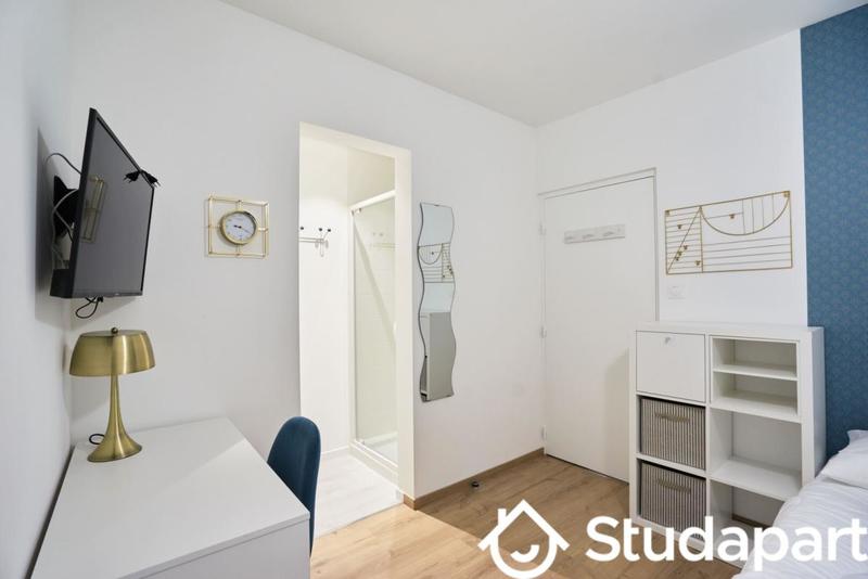 Chambre - 13 m² - 1 pièce