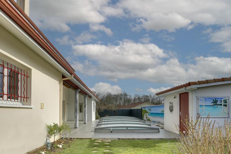 Maison - 210 m² - 7 pièces