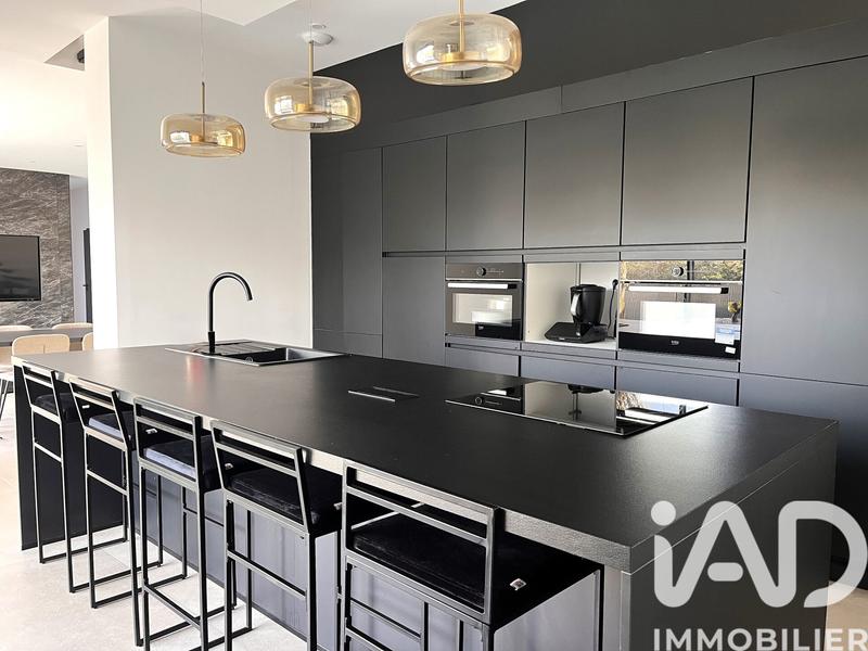 Maison - 170 m² - 7 pièces