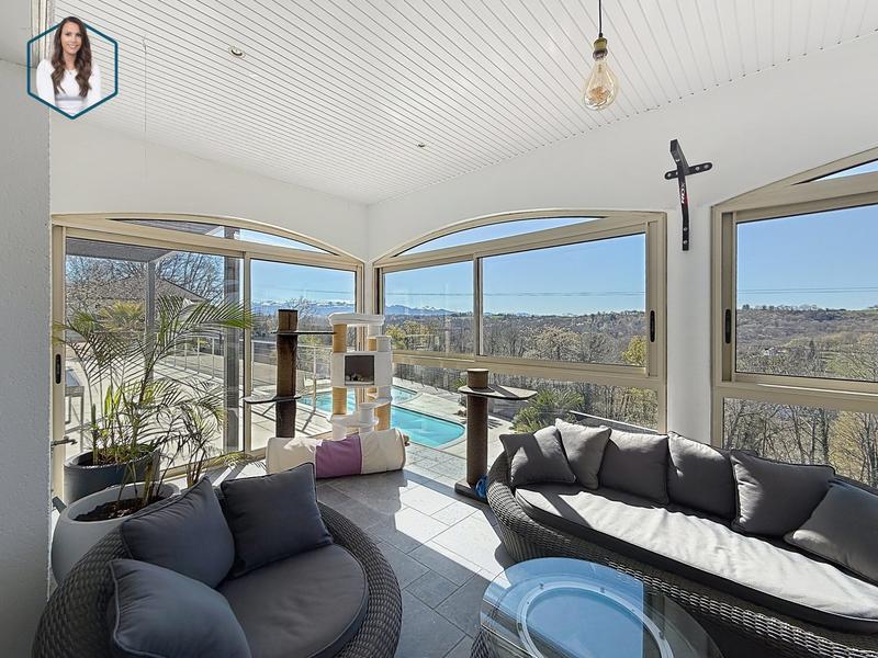 Villa - 250 m² - 6 pièces