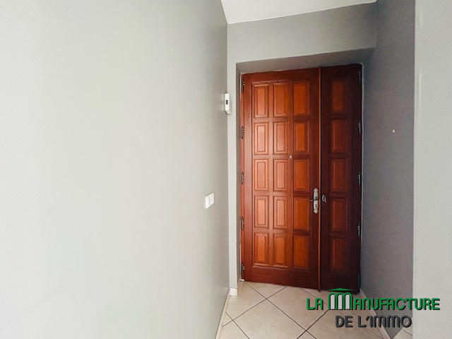 Appartement - 80 m² - 4 pièces