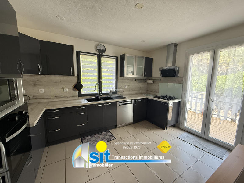 Maison - 200 m² - 7 pièces