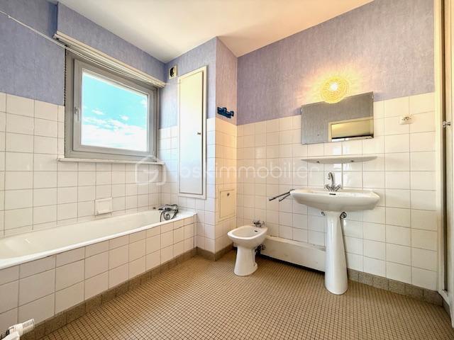 Appartement - 64 m² - 2 pièces