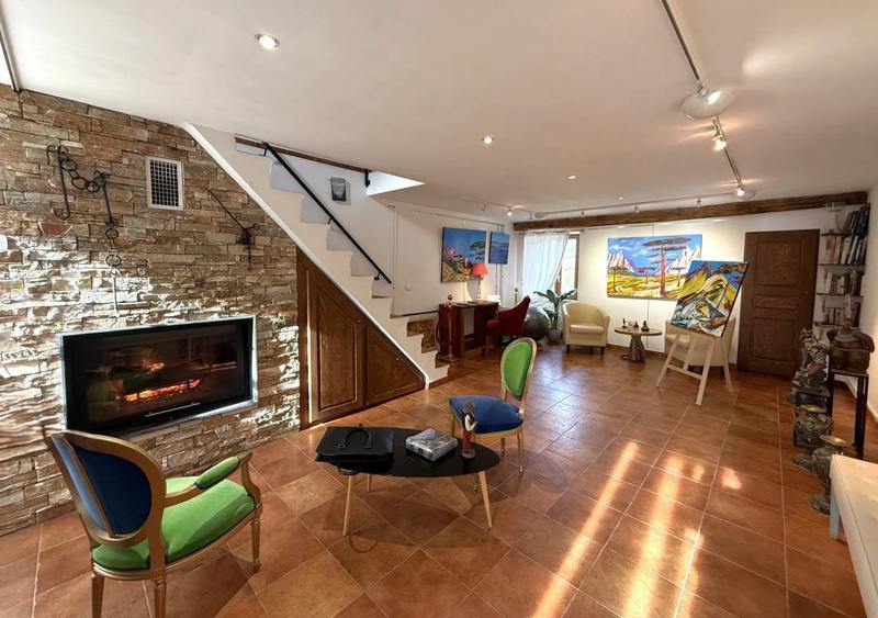 Appartement - 86 m² - 8 pièces