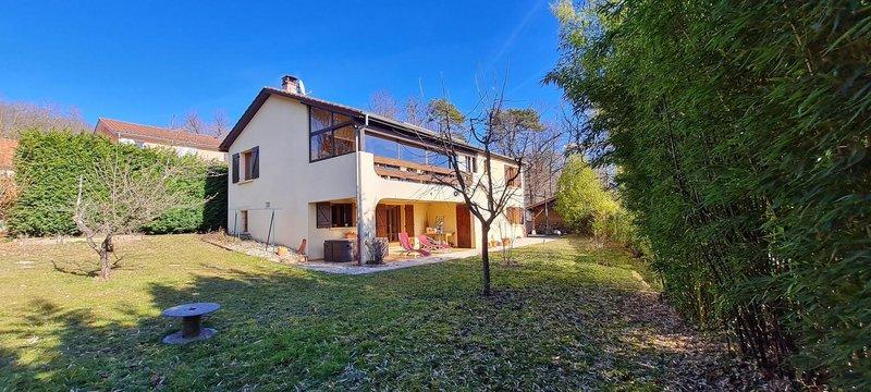 Maison - 200 m² - 10 pièces