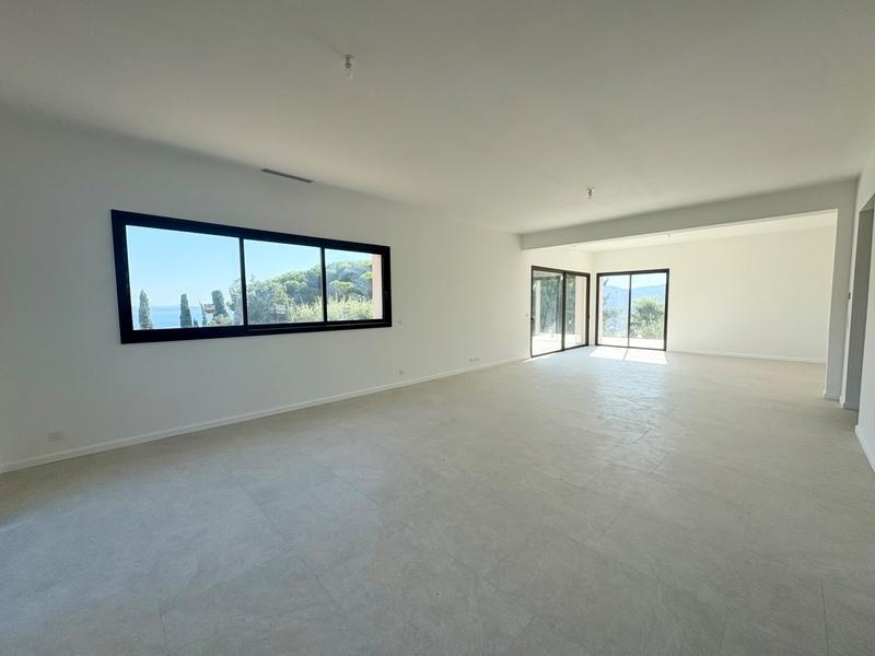 Maison - 185 m² - 5 pièces