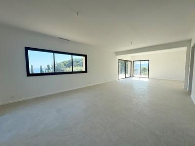 Maison - 185 m² - 5 pièces