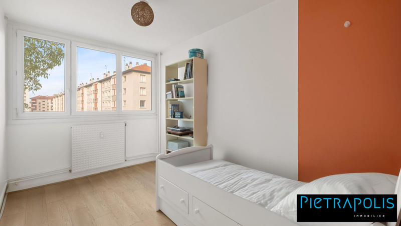 Appartement - 81 m² - 4 pièces