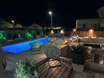 Maison - 262 m² - 6 pièces