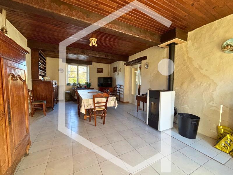 Maison - 218 m² - 9 pièces