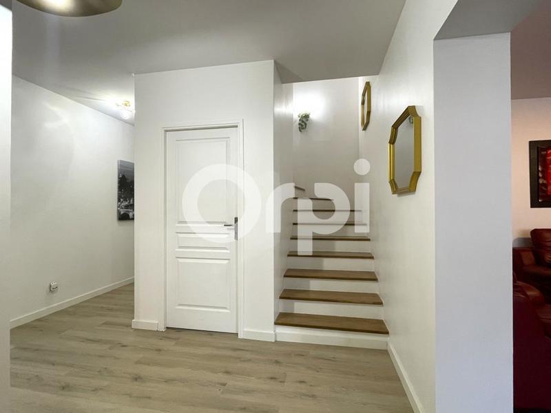 Maison - 265 m² - 7 pièces