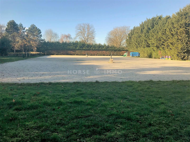 Maison - 575 m² - 12 pièces