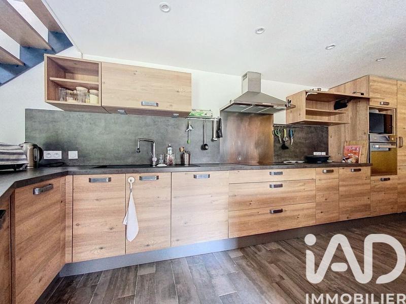 Maison - 226 m² - 7 pièces