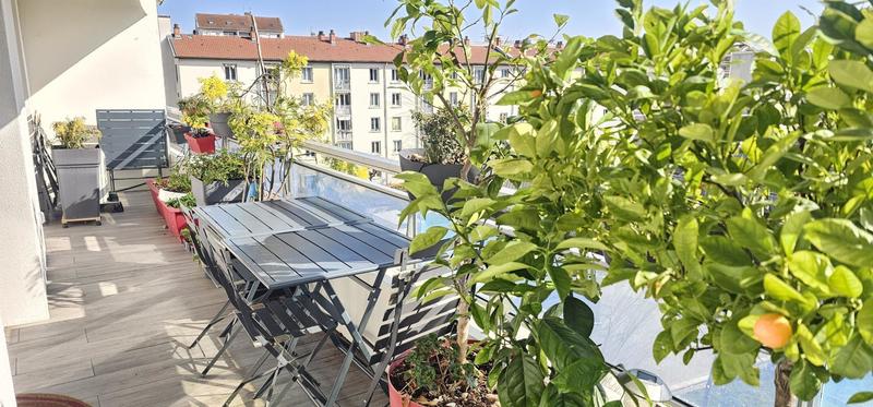 Appartement - 100 m² - 3 pièces