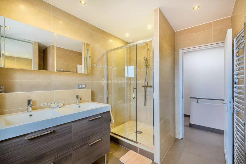 Maison - 170 m² - 6 pièces