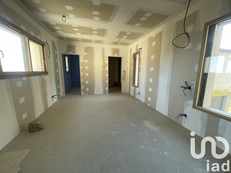 Maison - 220 m² - 5 pièces