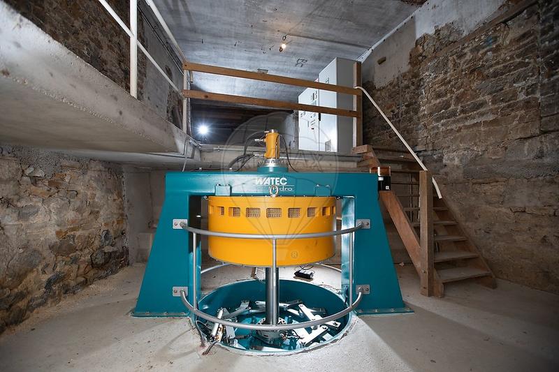 Moulin - 325 m² - 11 pièces