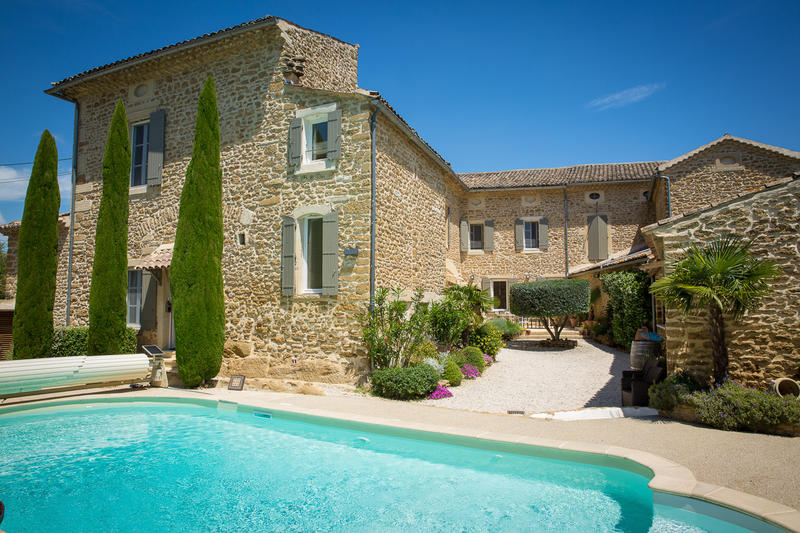 Mas - 425 m² - 14 pièces