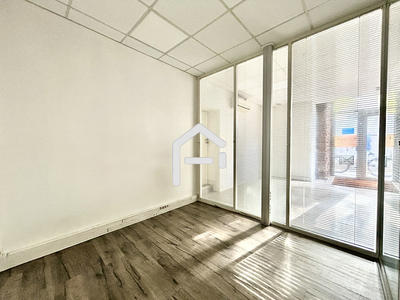 Local commercial - 93 m²