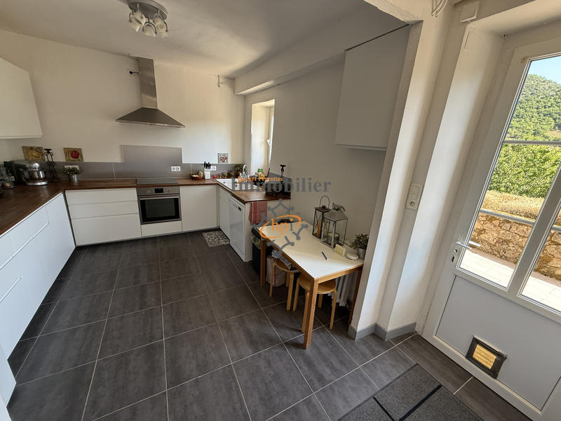 Propriété - 490 m² - 15 pièces