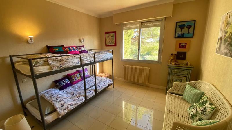 Maison - 170 m² - 9 pièces