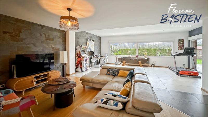 Maison - 180 m² - 7 pièces