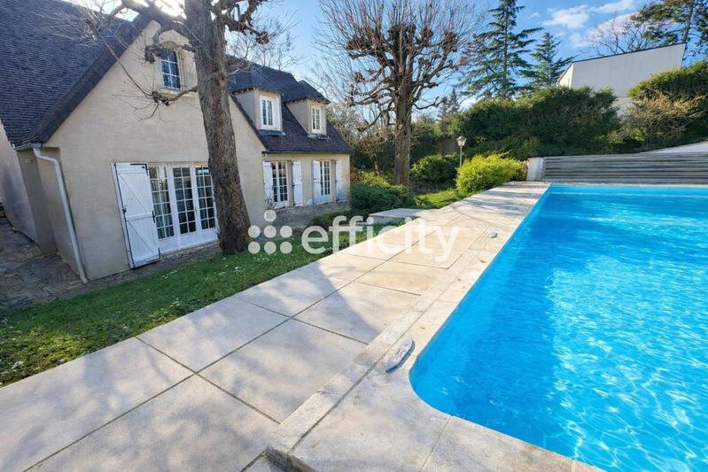 Villa - 258 m² - 8 pièces