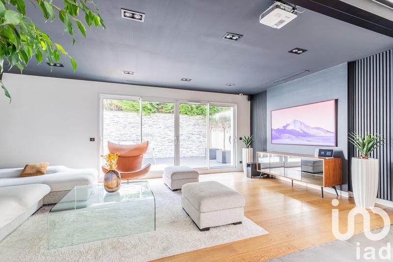 Maison - 180 m² - 5 pièces