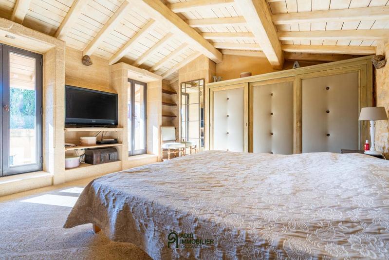 Propriété - 377 m² - 9 pièces