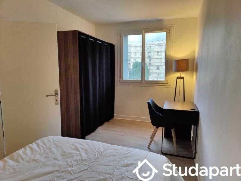 Chambre - 11 m² - 1 pièce