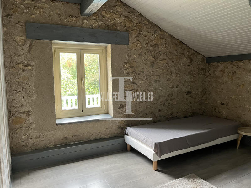 Maison - 230 m² - 8 pièces