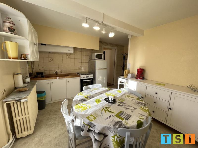 Maison - 260 m² - 12 pièces