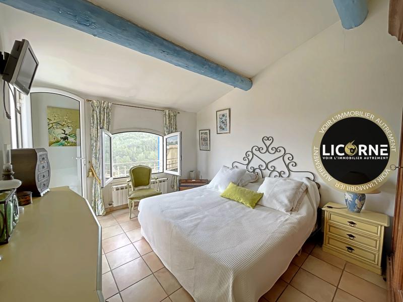 Maison - 180 m² - 7 pièces