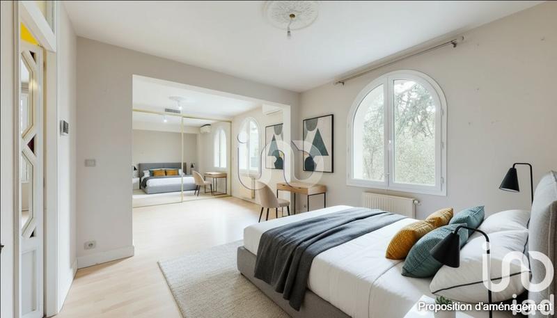 Maison - 280 m² - 8 pièces