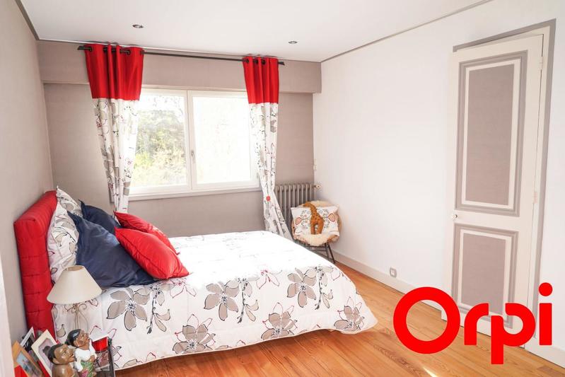 Maison - 275 m² - 7 pièces