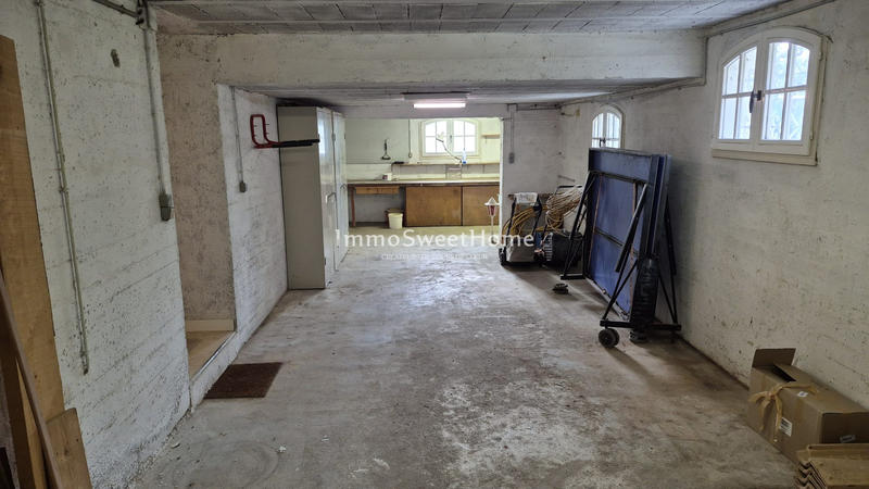 Villa - 242 m² - 9 pièces