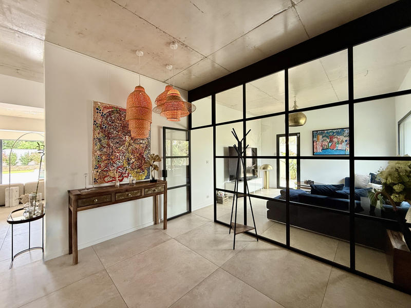 Maison - 218 m² - 5 pièces