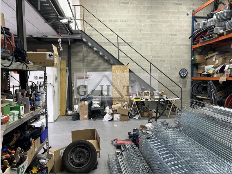 Entrepôt - 130 m²