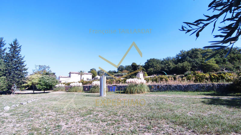 Maison - 205 m² - 7 pièces