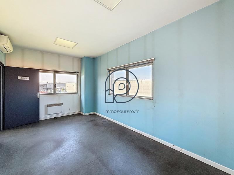 Local d'activités - 3 165 m²