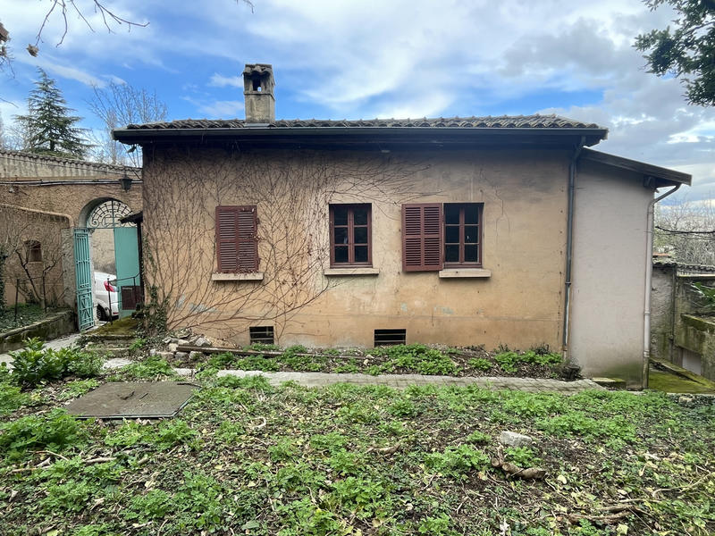 Maison - 303 m² - 7 pièces