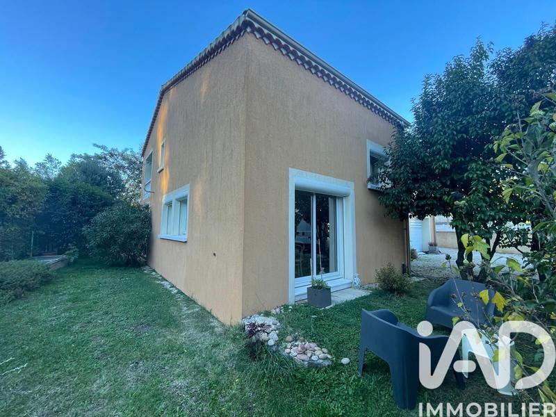 Maison - 180 m² - 8 pièces