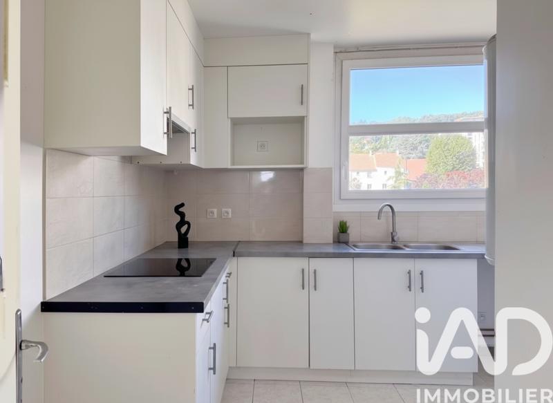 Appartement - 90 m² - 5 pièces